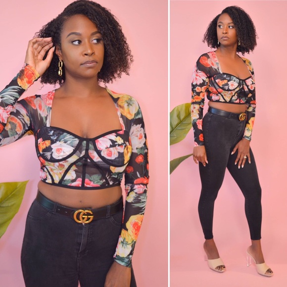 ✨ALL APPAREL $10✨Flower Print Mesh Crop Top - Picture 6 of 6